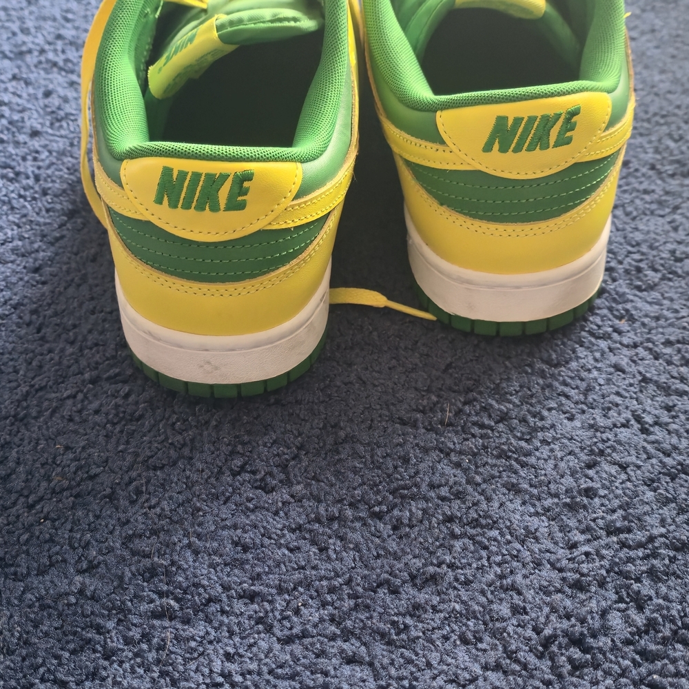 Nike Green and Yellow Low-Top Sneakers - Picture 4 of 6